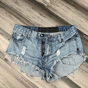 One Teaspoon size 26